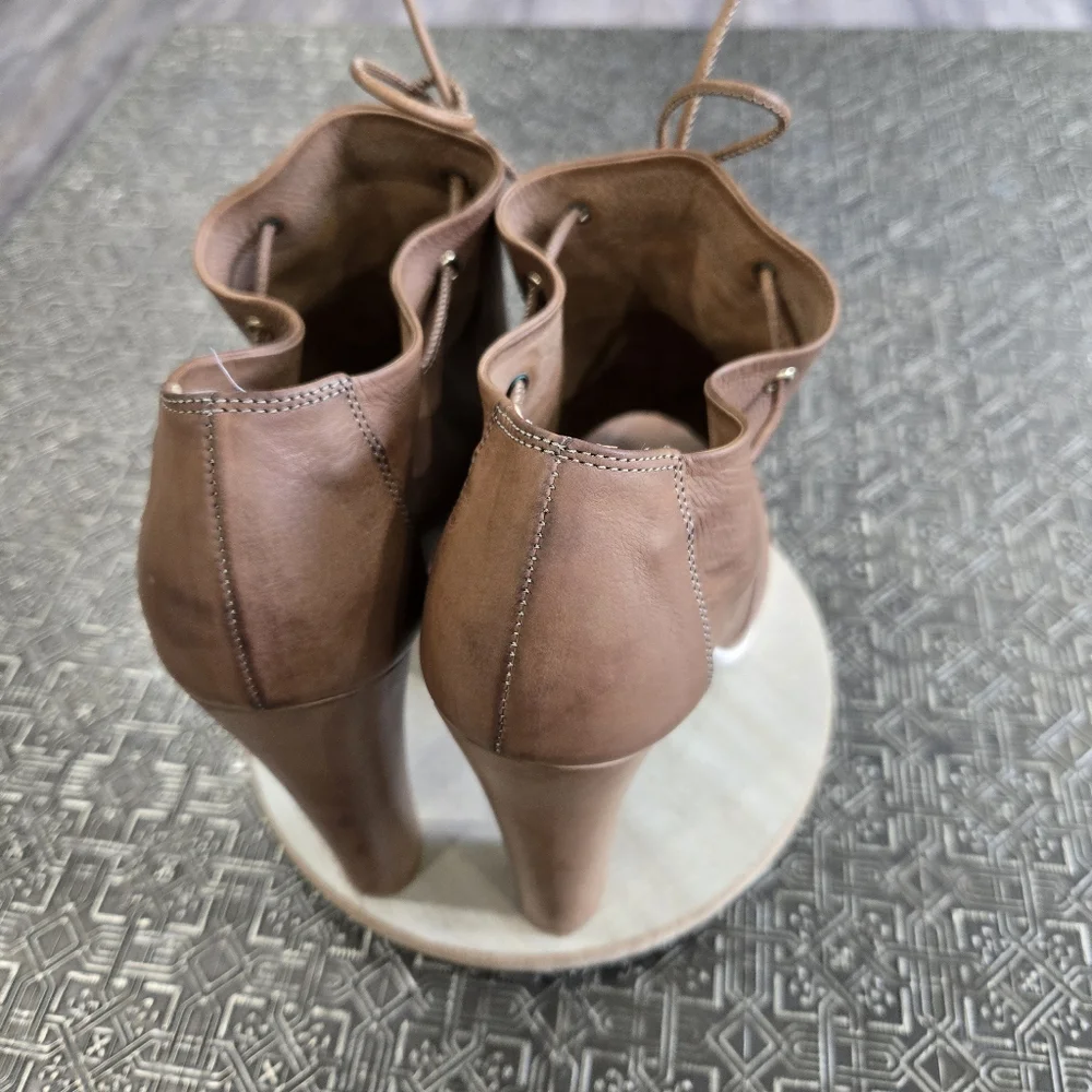 🐢 Fendi Peep Toe Heels 4.5" Soft Leather! Size 38EUR 7.5-8 US - Picture 17 of 17